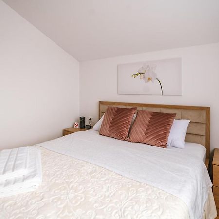 Mikonos Apartman Surčin Εξωτερικό φωτογραφία