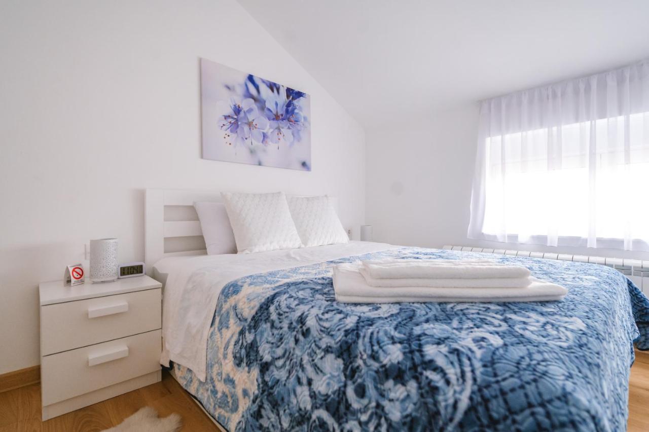 Mikonos Apartman Surčin Εξωτερικό φωτογραφία